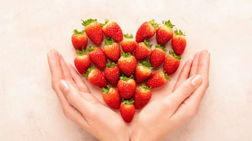 are strawberries safe for guinea pigs